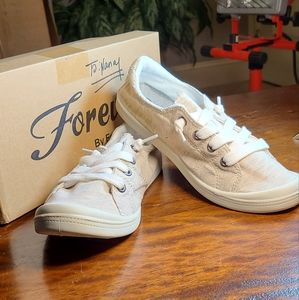 WOMENS Forever Slip On Canva Tennis Shoe size 6.